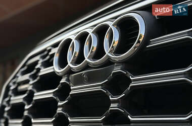 Позашляховик / Кросовер Audi Q5 2021 в 