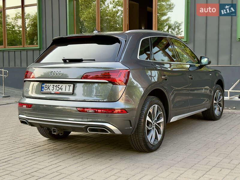 Внедорожник / Кроссовер Audi Q5 2021 в Ровно