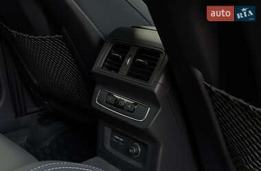 Позашляховик / Кросовер Audi Q5 2021 в 