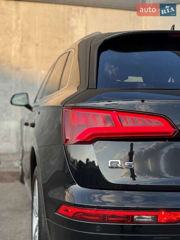 Внедорожник / Кроссовер Audi Q5 2017 в Киеве