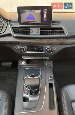 Внедорожник / Кроссовер Audi Q5 2017 в 