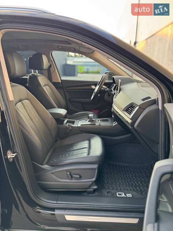 Внедорожник / Кроссовер Audi Q5 2017 в Киеве