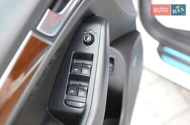 Позашляховик / Кросовер Audi Q5 2012 в 
