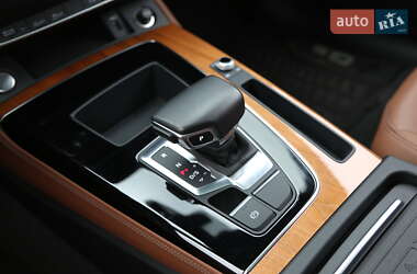 Внедорожник / Кроссовер Audi Q5 2021 в 