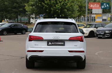 Внедорожник / Кроссовер Audi Q5 2021 в 