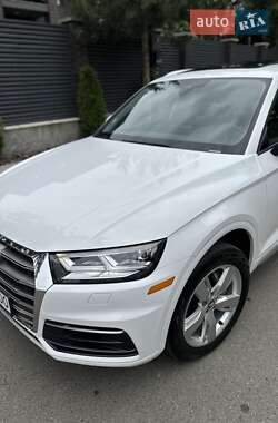 Внедорожник / Кроссовер Audi Q5 2018 в 