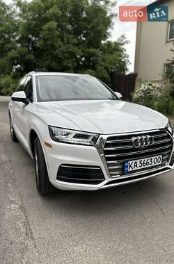 Внедорожник / Кроссовер Audi Q5 2018 в 