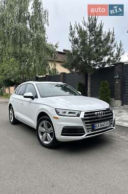 Внедорожник / Кроссовер Audi Q5 2018 в 