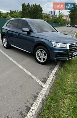 Внедорожник / Кроссовер Audi Q5 2018 в 