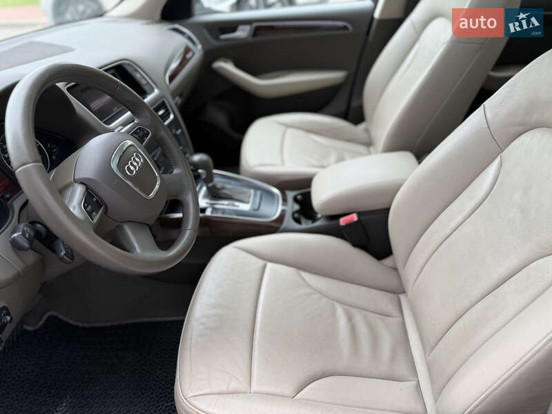 Внедорожник / Кроссовер Audi Q5 2011 в Киеве
