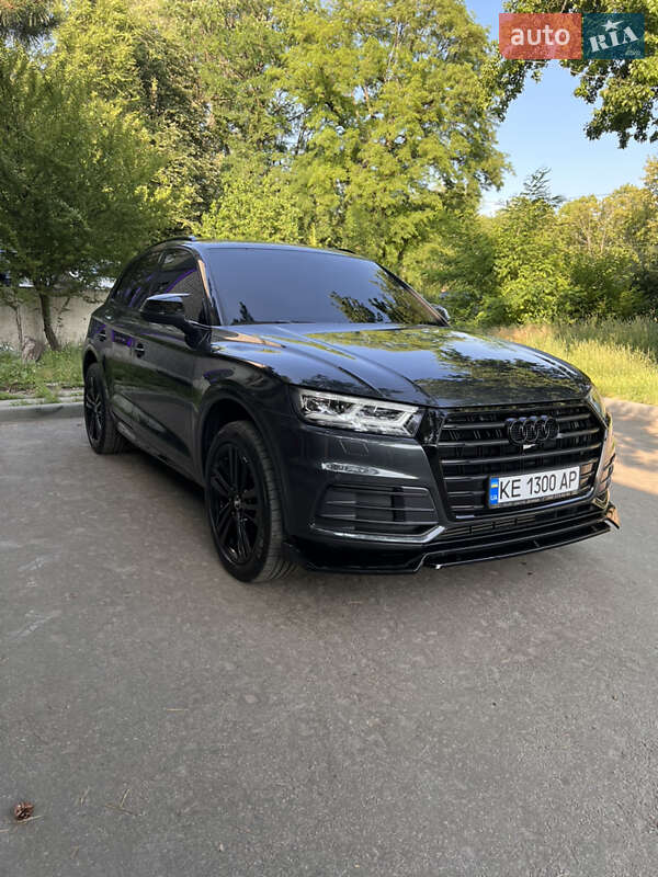 Внедорожник / Кроссовер Audi Q5 2016 в 