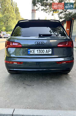 Внедорожник / Кроссовер Audi Q5 2016 в 