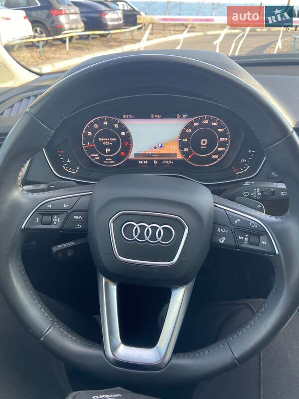 Внедорожник / Кроссовер Audi Q5 2018 в Одессе