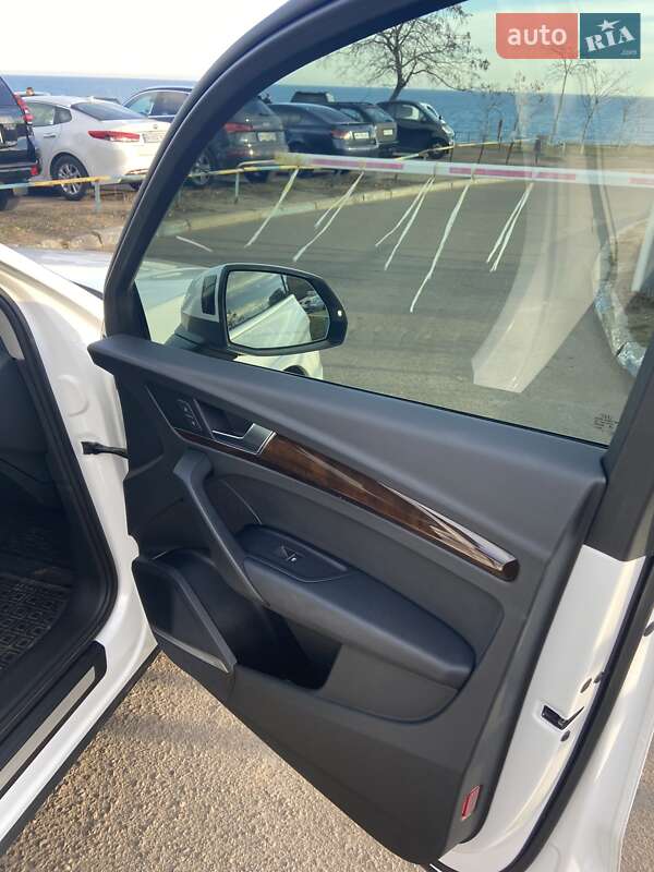 Внедорожник / Кроссовер Audi Q5 2018 в Одессе