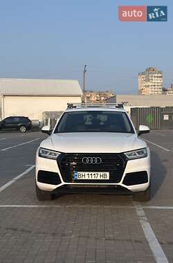 Внедорожник / Кроссовер Audi Q5 2018 в 