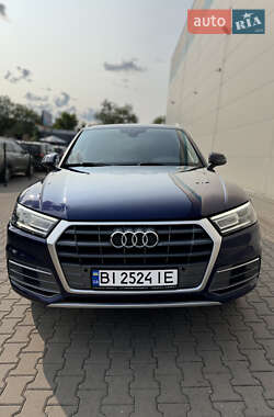 Внедорожник / Кроссовер Audi Q5 2018 в 