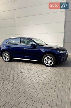Внедорожник / Кроссовер Audi Q5 2018 в 