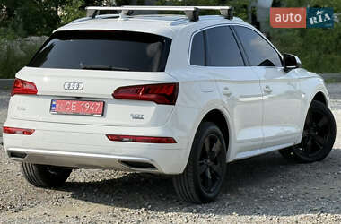 Внедорожник / Кроссовер Audi Q5 2017 в 