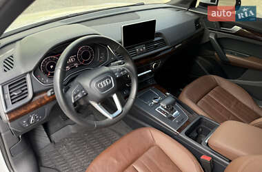 Внедорожник / Кроссовер Audi Q5 2017 в 