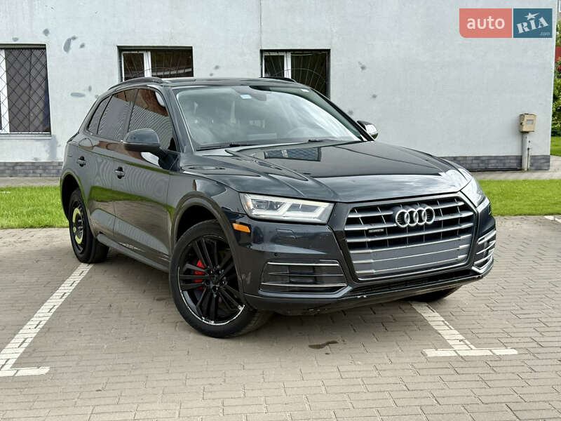 Внедорожник / Кроссовер Audi Q5 2018 в 