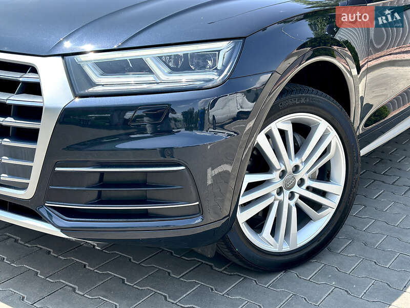 Внедорожник / Кроссовер Audi Q5 2019 в Одессе
