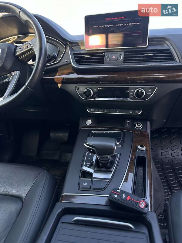 Позашляховик / Кросовер Audi Q5 2019 в Одесі