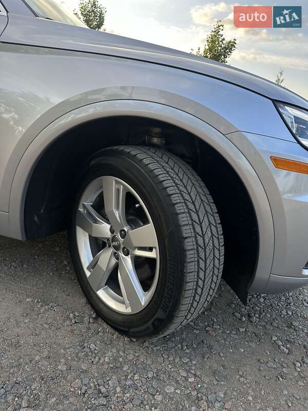 Позашляховик / Кросовер Audi Q5 2019 в Одесі