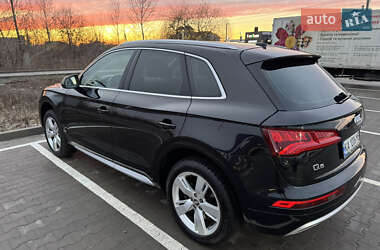 Внедорожник / Кроссовер Audi Q5 2017 в 