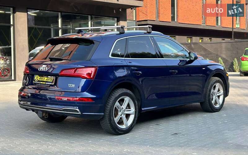 Внедорожник / Кроссовер Audi Q5 2017 в Черновцах