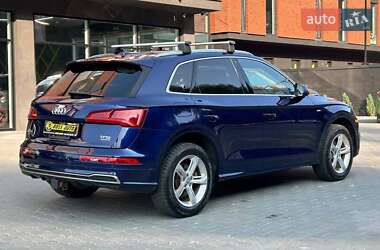 Внедорожник / Кроссовер Audi Q5 2017 в 