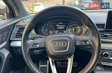 Внедорожник / Кроссовер Audi Q5 2017 в 