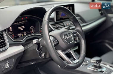 Внедорожник / Кроссовер Audi Q5 2018 в 