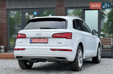 Внедорожник / Кроссовер Audi Q5 2018 в 