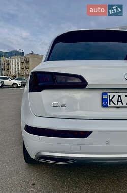Позашляховик / Кросовер Audi Q5 2020 в 