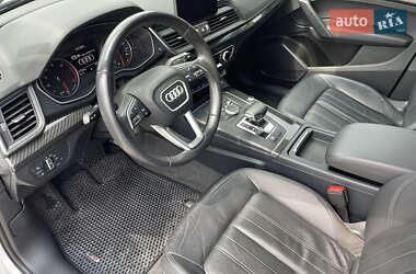 Внедорожник / Кроссовер Audi Q5 2018 в 