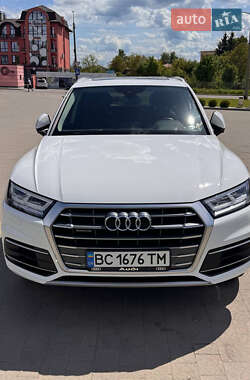 Внедорожник / Кроссовер Audi Q5 2018 в 