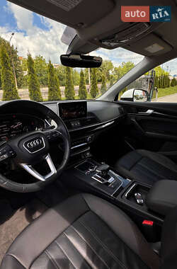 Внедорожник / Кроссовер Audi Q5 2018 в 