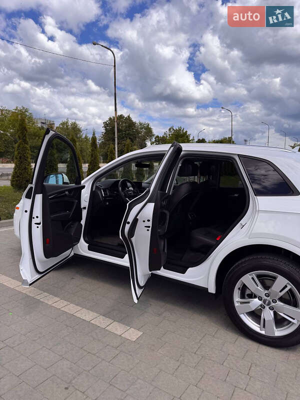 Позашляховик / Кросовер Audi Q5 2018 в Дрогобичі