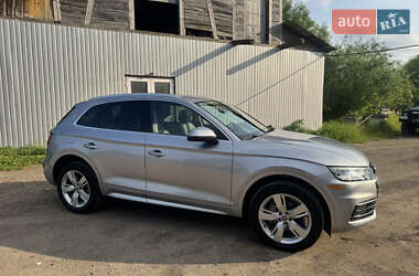 Внедорожник / Кроссовер Audi Q5 2018 в 