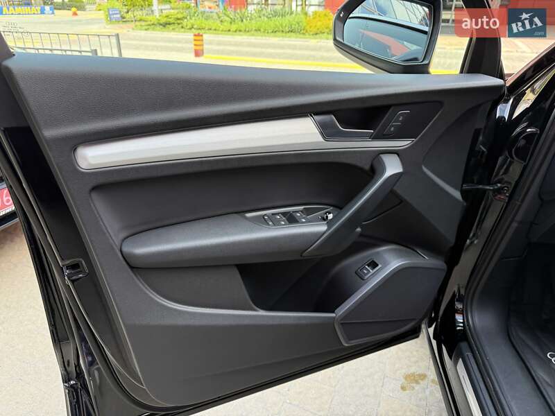Позашляховик / Кросовер Audi Q5 2017 в Львові