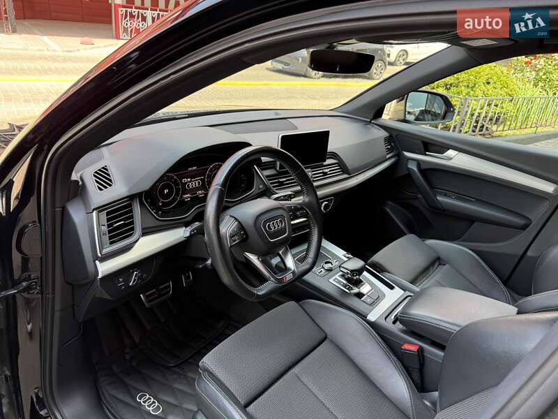Позашляховик / Кросовер Audi Q5 2017 в Львові