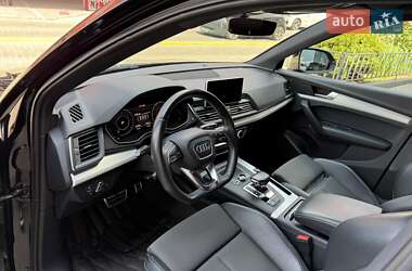 Внедорожник / Кроссовер Audi Q5 2017 в 