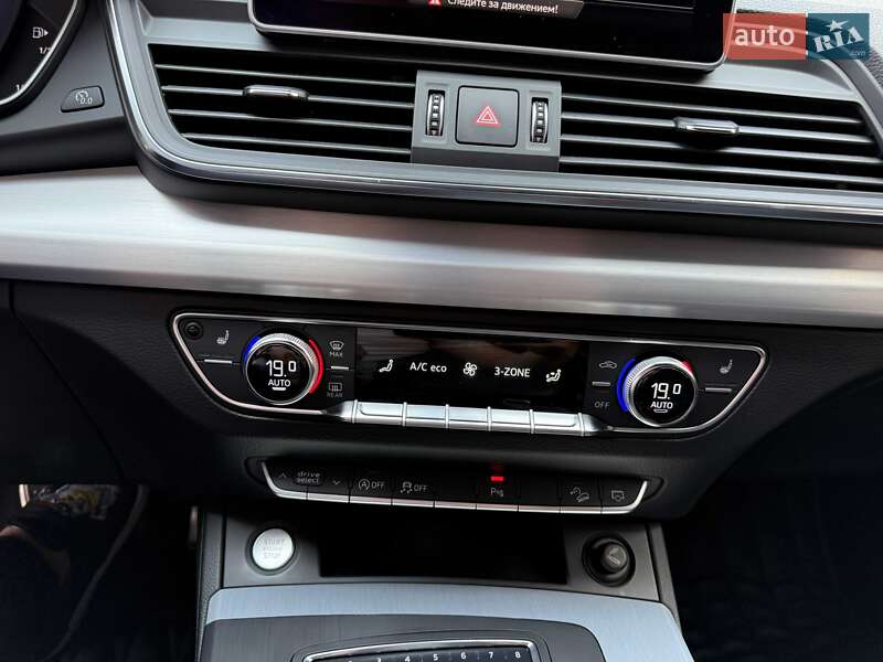 Позашляховик / Кросовер Audi Q5 2017 в Львові