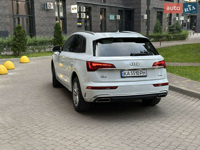 Внедорожник / Кроссовер Audi Q5 2021 в Броварах
