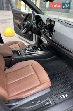 Внедорожник / Кроссовер Audi Q5 2021 в 