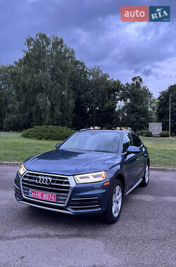 Внедорожник / Кроссовер Audi Q5 2018 в 