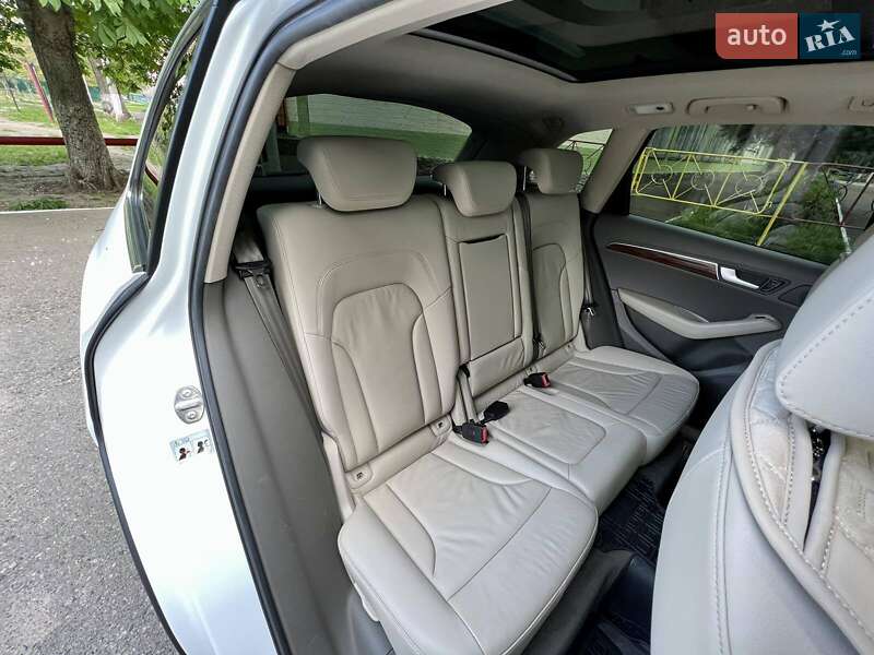 Внедорожник / Кроссовер Audi Q5 2009 в Днепре