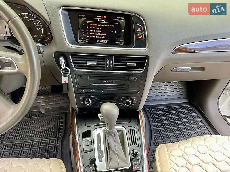 Внедорожник / Кроссовер Audi Q5 2009 в Днепре