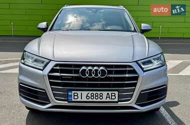 Внедорожник / Кроссовер Audi Q5 2018 в 