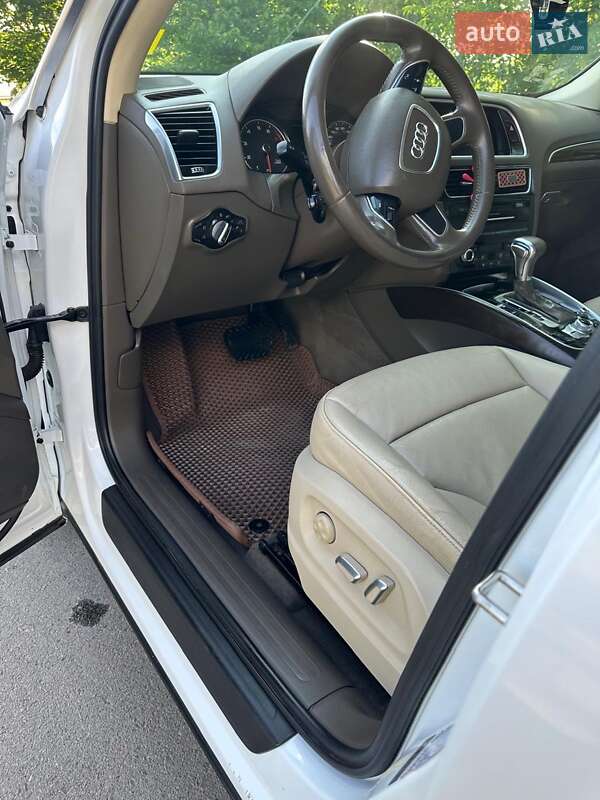 Внедорожник / Кроссовер Audi Q5 2015 в Самборе